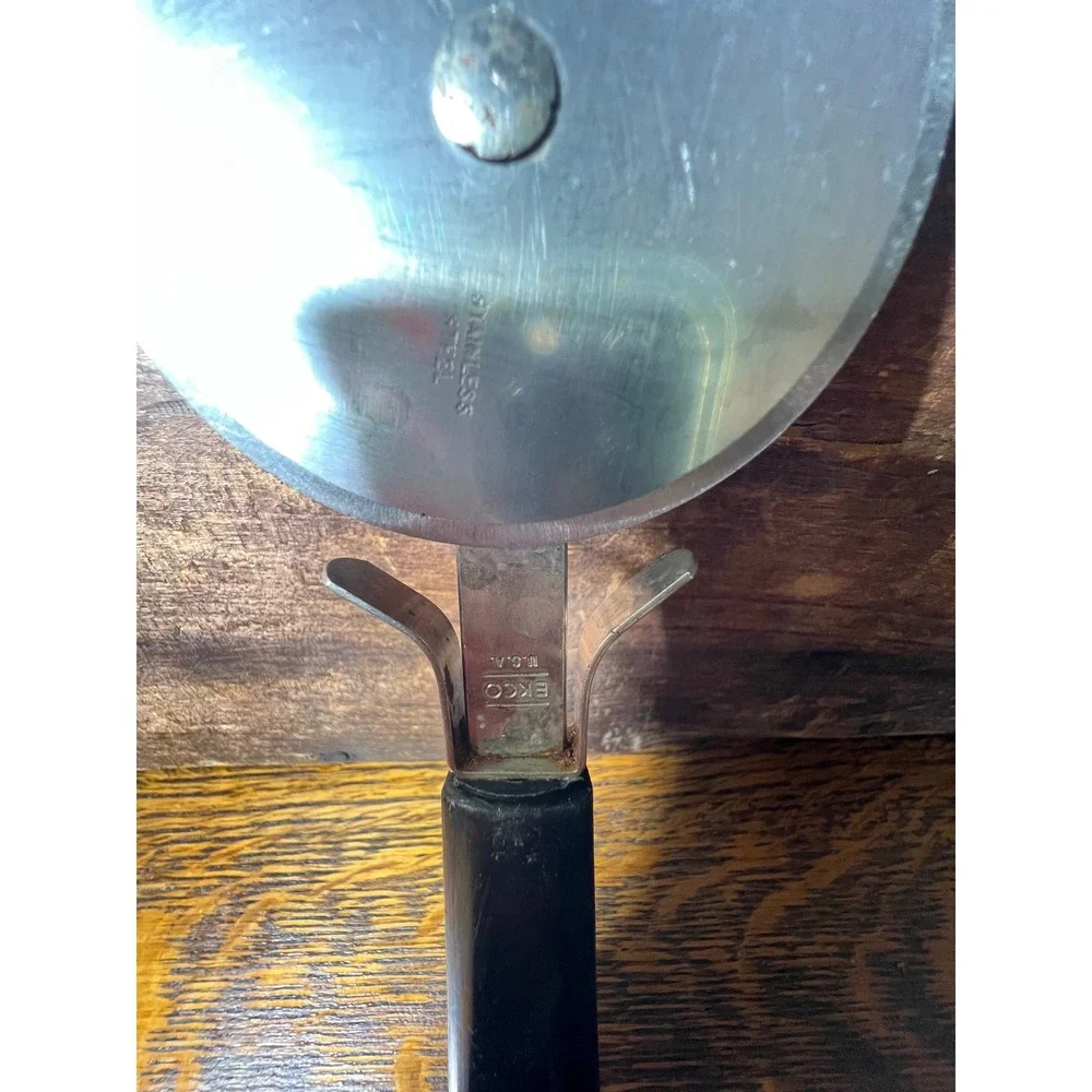 VTG EKCO Pizza Cutter Stainless Steel Wheel Black Handle Made in USA 7.5 Inch